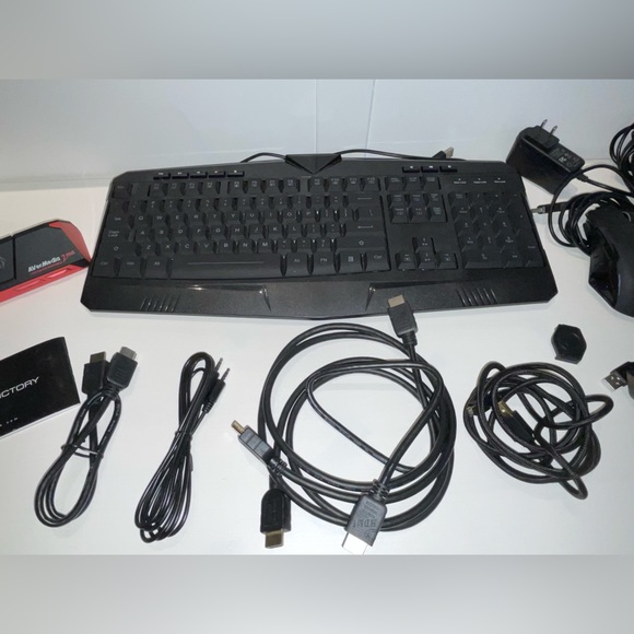 STREAMING & GAMING BUNDLE - Picture 6 of 16